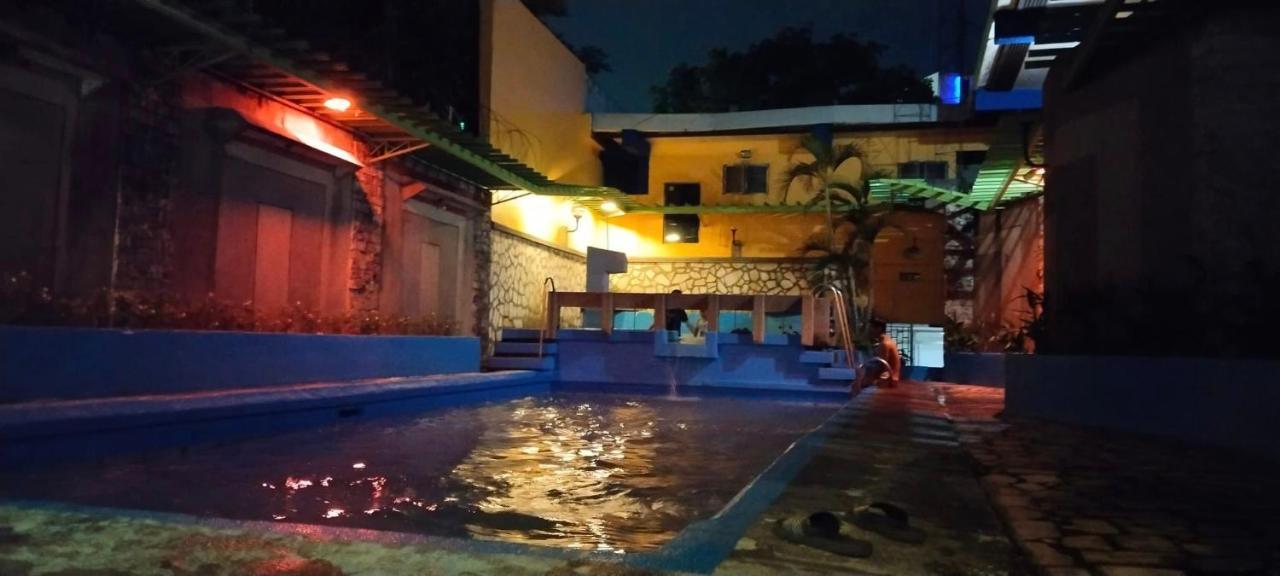 2 Hotel Saleh Angeles Exterior foto